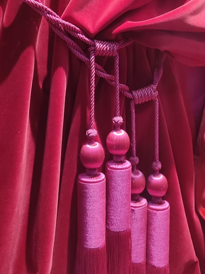 La Saint Valentin approche ❤️💕❤️💕❤️
N’hésitez pas à venir faire un tour à l’atelier !
#confectionfrançaise
#lovefrenchfabrics
#tapissiernimes
#artisangardois