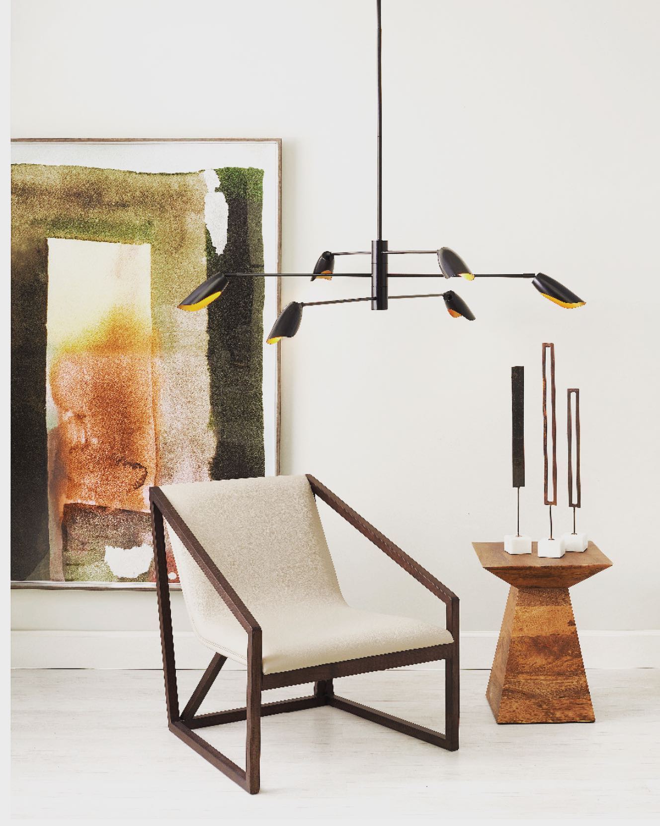 Longer nights are a great excuse for new lighting for your home. Style Bath & Kitchen and @hinkleylighting are here to help.
#hinkleylighting #stylebathkitchen #interiordecor #lightingdesign