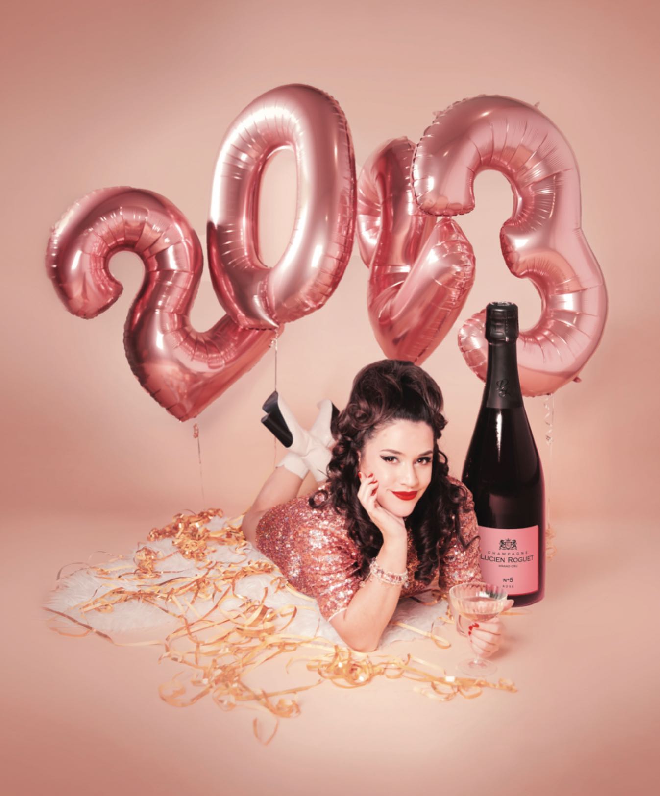 C’est avec un peu de retard 😂 que nous profitons de cette #stvalentin pour vous souhaiter une merveilleuse année 2023 remplie de glamour et de bonheur… 💕
Merci au studio @pinupaddict pour cette belle collaboration
Et très belle Saint Valentin à tous ❤️
#champagne #pinup #valentineday #champagnerosé #grandcru #vigneronindependant #miseenscene #champagnepinup #pinkchampagne #2023