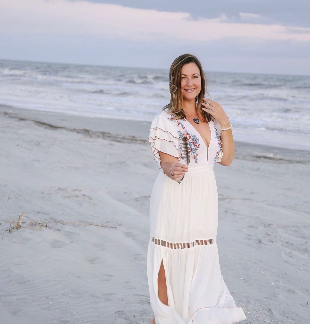 My Reiki practice has supported me through some of life’s toughest times over the last few years 💞 It has given me comfort while I’ve cried and grieved over the loss of my Dad 💔 Reiki has helped me with physical pain, when I couldn’t get out of bed from excrutiating back pain and the only thing I could do was practice self-Reiki and breathe. It has offered me peace of mind when I’ve made tough decisions, like leaving Charleston for FL to be near family. It’s offered me grace and self love even when I’m at lowest. It has helped me go within to listen to the stillness of my heart and trust my intuition ❤️ It continues to amaze me every day and I don’t know where I would be without it 🤲
Reiki truly is a practice for everyone! I’m so grateful for my own practice and I love to share this with others 🥰 If you are interested in learning this beautiful practice so you can use it in your everyday life, then join me for Reiki level 1 online – Jan. 14-15, 2023. It will be a transformational weekend 💫 Link in bio ☝️ 📸 @orianaphotography