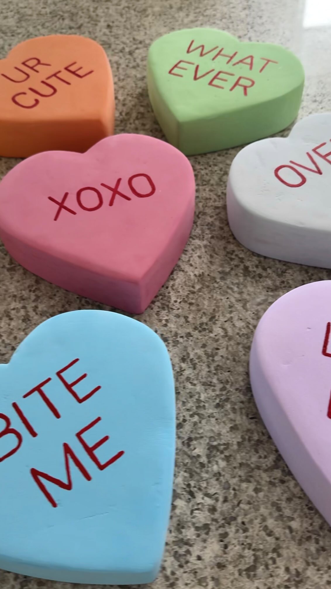 let’s DIY some conversation candy hearts 💕
#valentinesdiy #valentinesdecor #valentinescraft #conversationhearts #candyhearts
valentines decorations, diy projects, dopamine decor, heart decor, valentines inspo
