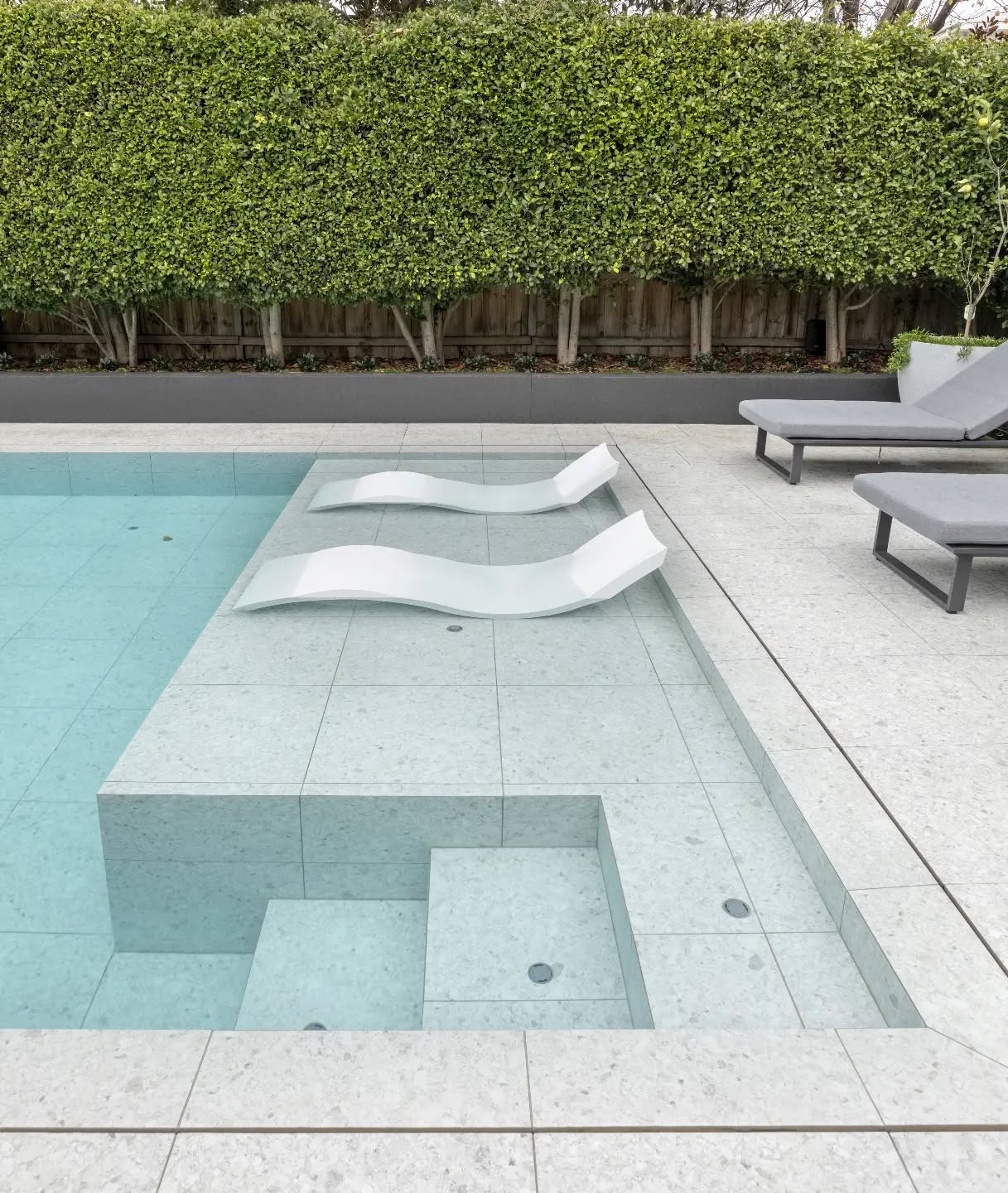 Our wetdeck swimming pool finished in @rmstraders large format bianco πββοΈπ«Άπ.
Creating a showpiece for our clients already beautiful backyard.
#baysidepools
#bayside
#swimming
#swimmingpooldesign
#landscapedesign
#landscape
#largeformat
#wetdeck
#bianco
#cookeindustries