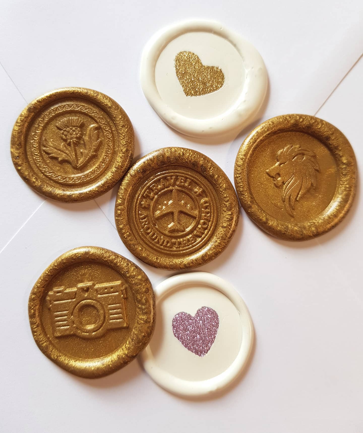 New wax seal designs added to our collection.
Camera wax seal
Plane / Travel wax seal
Scottish thistle wax seal
Lion wax seal
Gold glitter heart wax seal
Lilac glitter heart wax seal
#envelope #passportinvitation #travelinvitation #planeticketinvitation #camerainvitation #photographylife #photographylovers #weddingwaxseal #uniqueinvitations #goldinvitations #lilacinvitations #corporatedesign #corporateidentity #logowaxsealstamp #logoinspiration #scottishinvitations #thistleinvitations #waxsealvideo #waxsealsticker #newdesigns #sydneyinvitations #australiainvitation #envelopeseals #waxsealwednesday