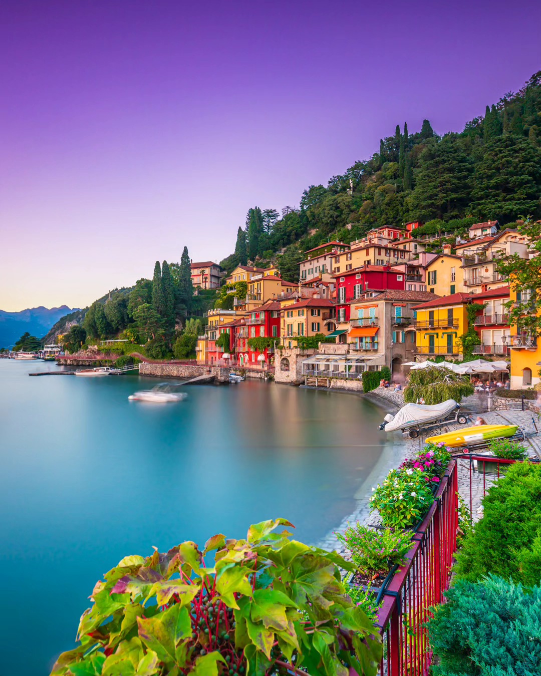 Picturesque Italian lakeside views 🏞️ 🌅
--------------------------------------------------------------------
🌍: Varenna, Lake Como | Italy 🇮🇹
--------------------------------------------------------------------
🔹Camera 📷: @SonyAlpha a7R III
🔹Lens: @Canonusa EF 16-35 mm f/4L (@ 16 mm)
🔹ISO: 100
🔹Aperture: f/8
🔹Shutter speed: 205 sec
🔹Filters: @LEEFilters Big Stopper (10 stop) & 0.9 ND Medium Grad