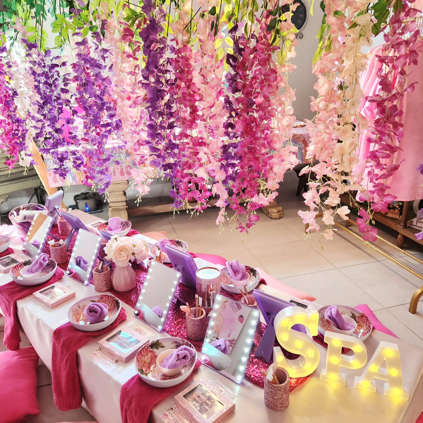 Add on our Deluxe Spa Party to your TeePee party or have just a Spa Party! 💅 💋
Dm us "Spa" for more info or check out The Deluxe Spa package on our website!
#spapartyforkids #spapartysarasota #spapartycapecoral #sarasotaparty #birthdayswfl #birthdaysarasota #luxurypicnicsarasota #birthdaypartyfortmyers #birthdaypartyideasswfl