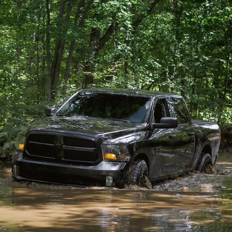 Gettin muddy on them back roads @hemihavocx
#mudding #muddy #hemi #hemipower #dodge #dodgepickup #dodgeram #ram #ramoffroad #offroad #offroading #overland #overlanding #ramhemi #craftbeer #hops