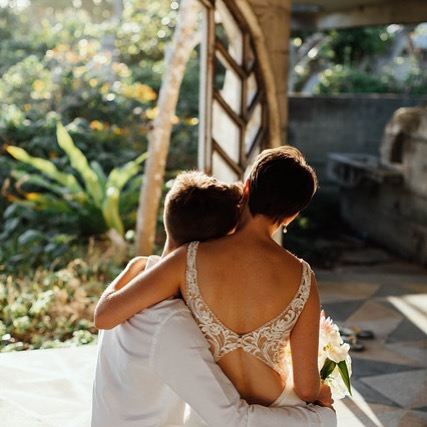Are you dreaming of a destination wedding? Talk with our team today and let us help you create your perfect day. Stunning 📷 by @groovybananaphotography
#destinationwedding #weddinginspiration