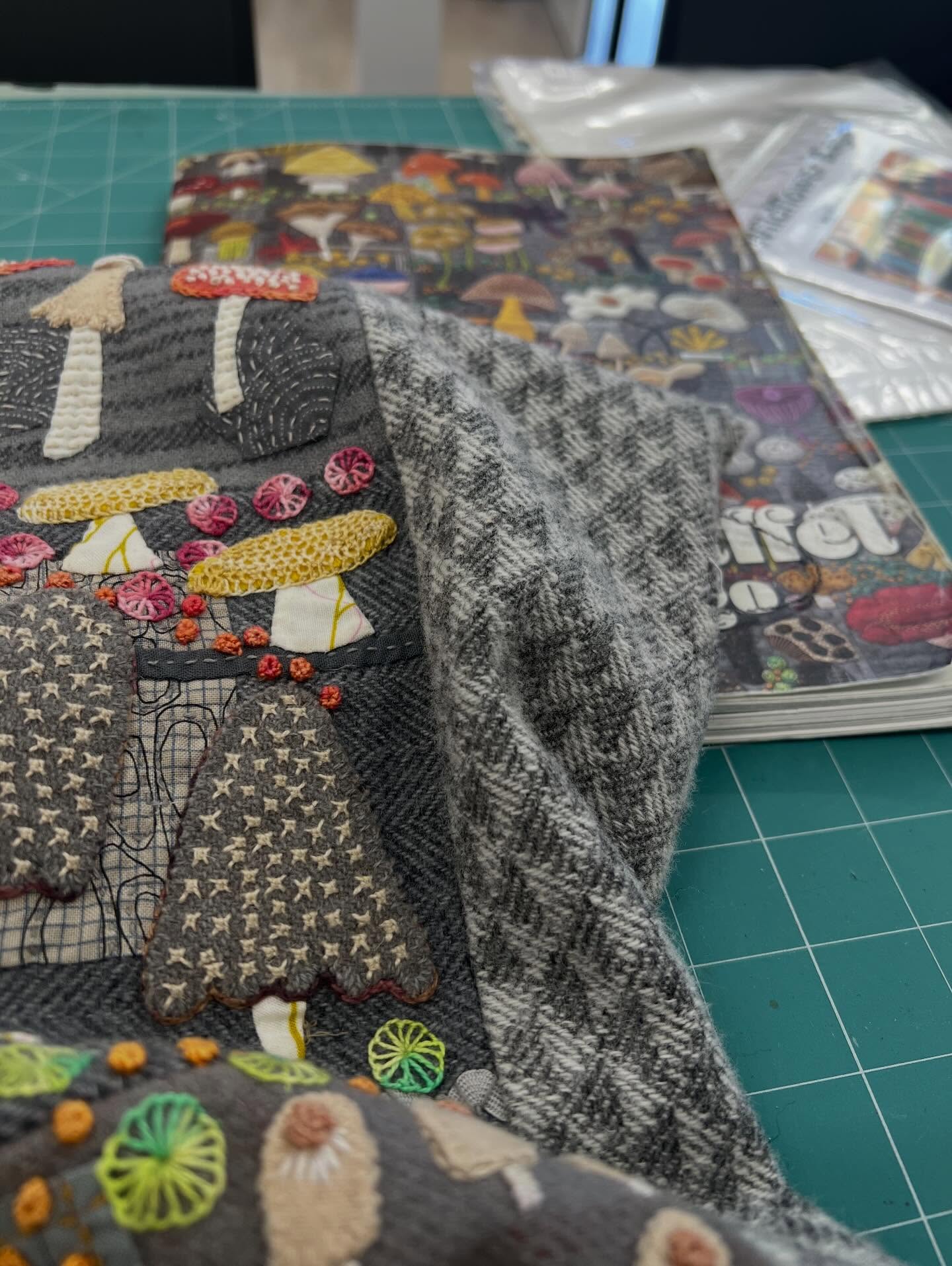 Coming close to finishing my #truffleduffel quilt. I have had this so close for so long. This coming week is the week to wrap it up. Mixed feelings I must admit. It has been my first major block of the month. While there have been hiccups on schedules I seem to have gotten through. It is still available on the website. I am about to relist it as a purchase it as you need it scenario. I will pop up a link on the socials once I have it up and running. I think this will be easier for me than subscriptions.