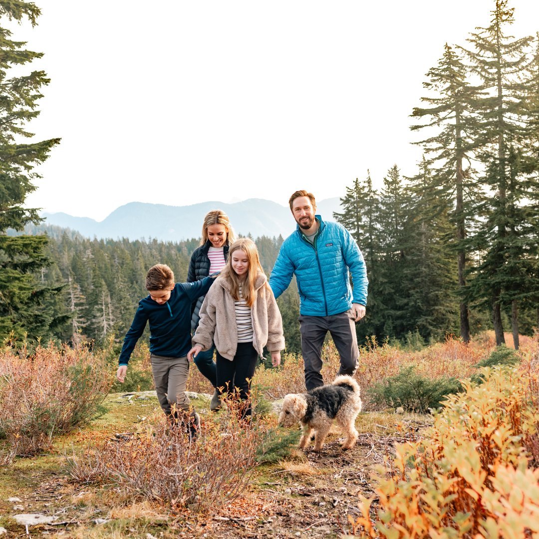 Mountain photo session with a family I've been photographing for years!!
They're always down to try something new - from nature, to urban, to in-home photos!
✨ Link in profile to book!
💬 DM to chat!