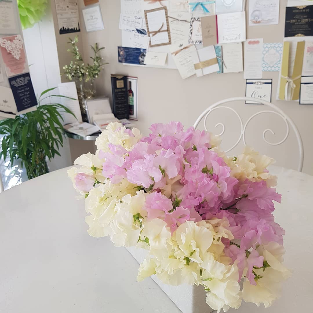 Sweet peas and invitations... #custominvitations #invitations #invitationsuite #stationeryshop #invitationshop #sweetpea #sweetpeas #weddinginvitations #weddingstationery #weddingwire #birthdayinvitations #handmadeinvitations #weddinginvitationsaustralia #happyinvitation #happymonday😊 #beautifulart #beautifullife #beautifulshop