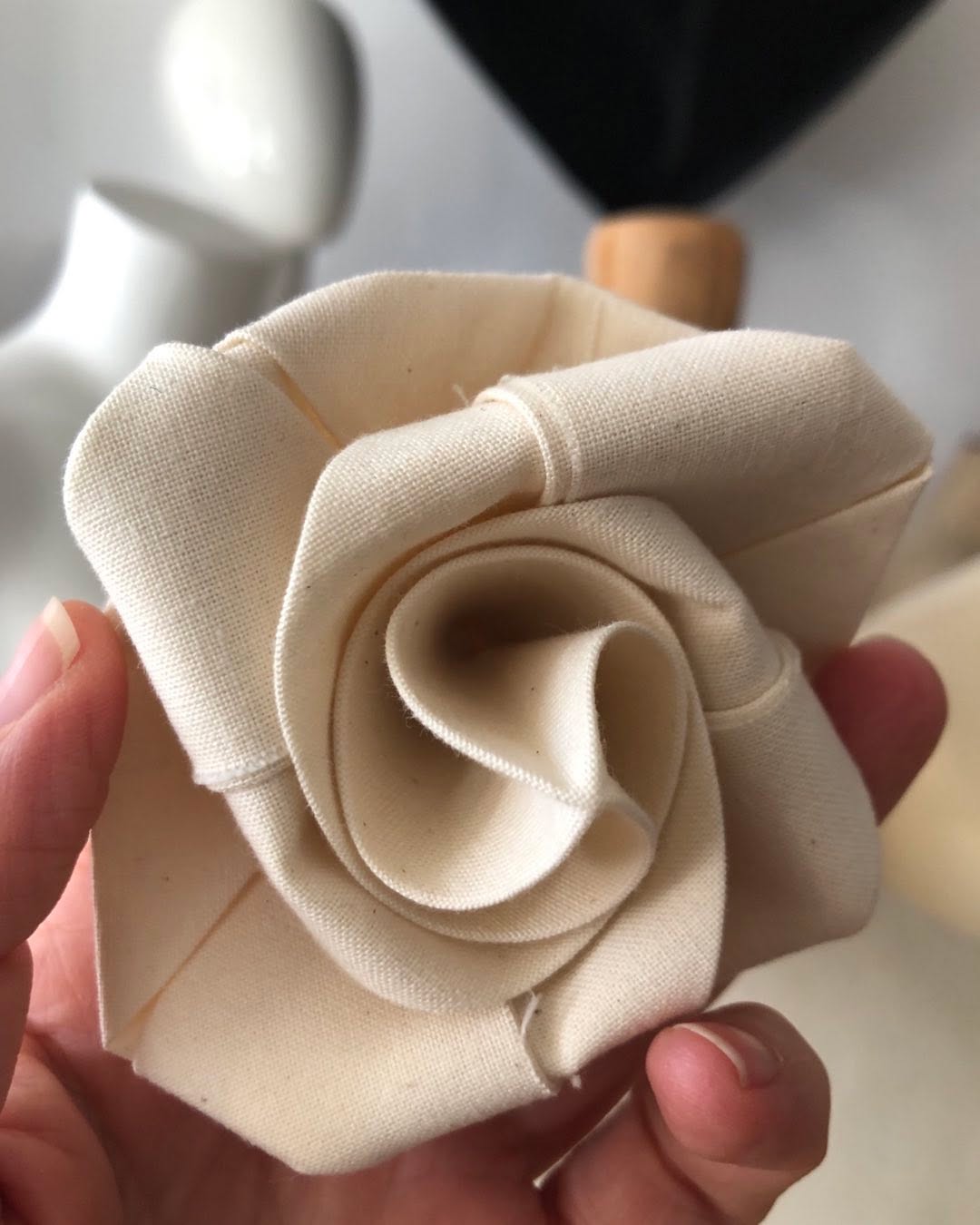 Curved Origami, different to the flat version that is more the norm. This calico study made for the semi-final discussion of The Great British Sewing Bee 2022. All luck to the 4 finalists! #GBSB2022 #origami #curvedorigami #thewoolpatch #tailoringforwomen #allgatheredup