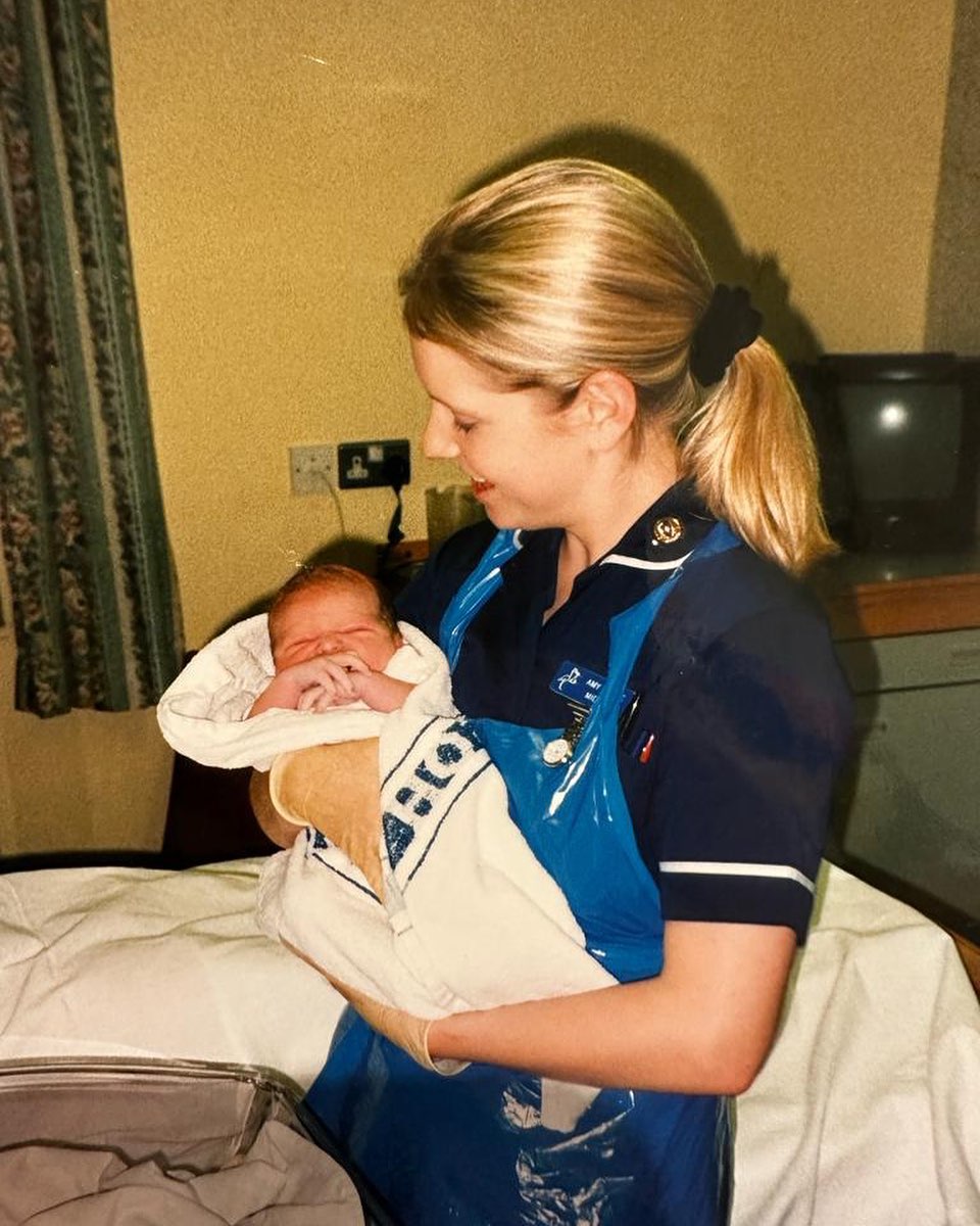 Happy International Day of the Midwife 2023! To all the fabulous midwives throughout the world.
This was me 23 years agoā¦ā¦Still living the dream! š #idm2023 #midwives #withwomen