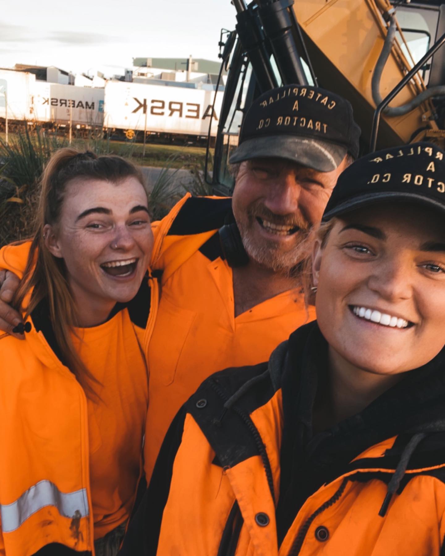 Alex : “Dad how do I track a digger sideways?!”
Phill : 🤦🏼♂️🤦🏼♂️🤦🏼♂️
It’s a bit of fun getting to work altogether on occasion! Phill is the ever proud father of two girls 😂