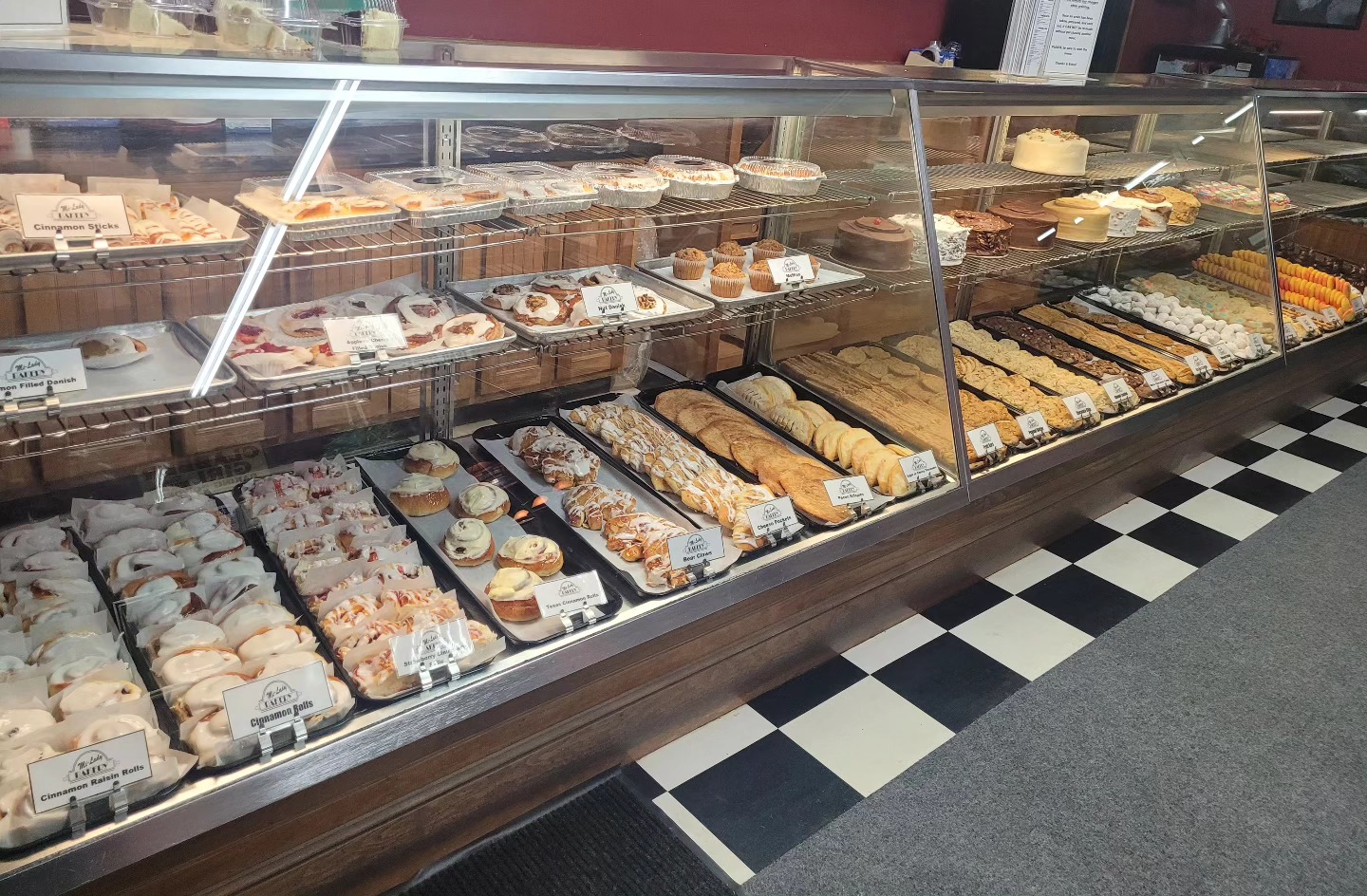 A morning glimpse of our full showcases! We are ready to tackle the day! Open 7am-4pm
Monday through Friday