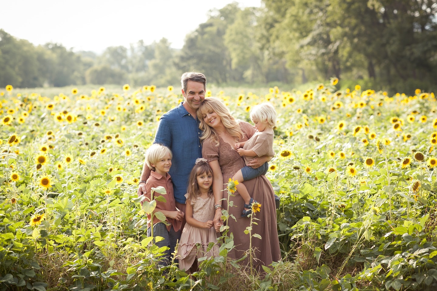 The Eisenberg Family » This beautiful family basked in togetherness by playing amongst the sunflowers and golden rays of late summertime, catching grasshoppers, giggling and twirling in the last bit of warmth of the season. What a lovely evening at @flyingcloudfarmfairviewnc ✨🌻
··· Our Simply Series™ FAMILY sessions capture your beautiful blossoming family for any occasion, celebration, vacation, or no reason at all. Chasing stunning light and authentic love, these sessions consciously capture the season of your family, now. ···
#cassieleahphoto