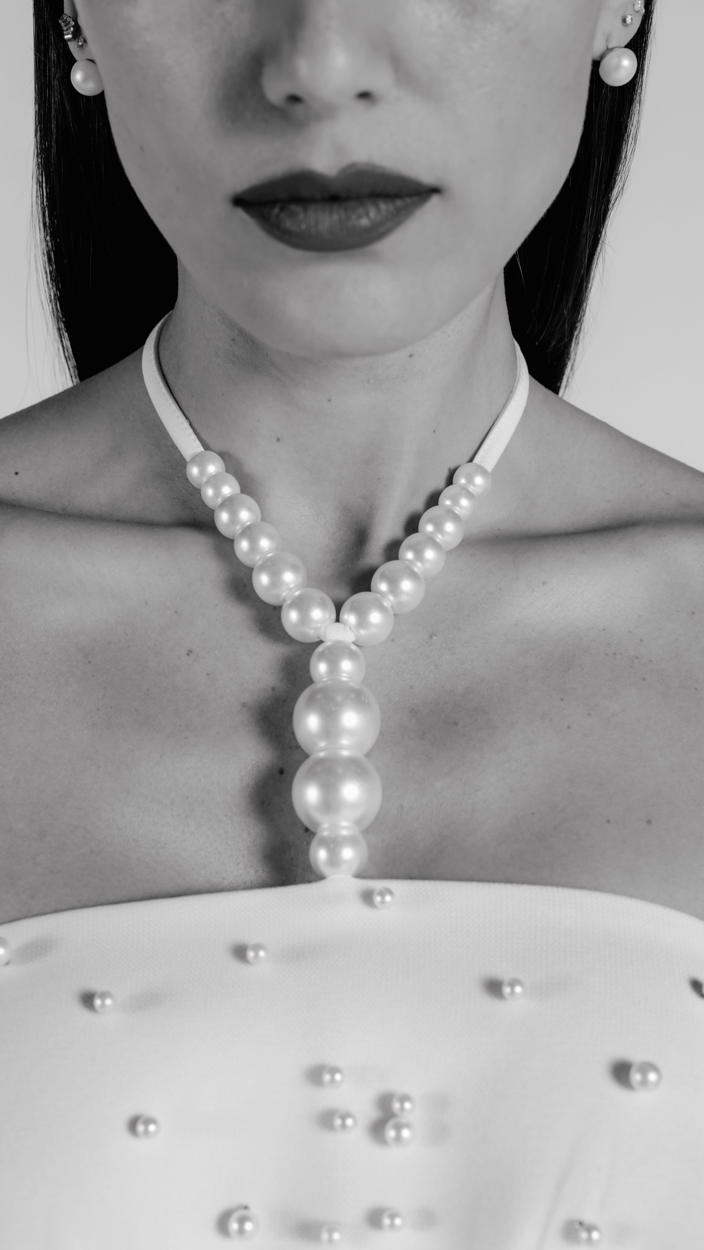 EVERYDAY 2026 is coming !
Je suis fière de vous dévoiler les premières images de notre nouvelle collection mariage civil EVERYDAY. Rendez-vous mardi 3 février à 18h30 pour la découvrir en intégralité et en détail, soyez prêtes ! 🍾
Qui suis-je ? Manon Gontero, créatrice de robes de mariée sur-mesure depuis 15ans. Je vous reçois personnellement dans ma boutique-atelier marseillaise !
Une question ? Envie de prendre rendez-vous ? Je suis à votre disposition par message 🥰