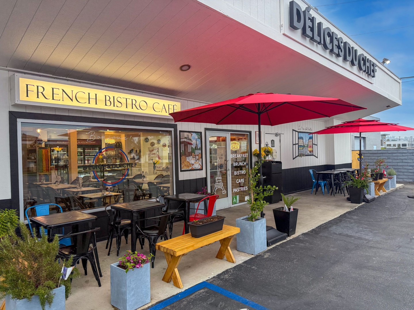 Parisian vibes, right here in Torrance.
Grab something warm, relax under the umbrellas, and let breakfast turn into brunch.
Open daily 7am to 4pm, plus dinner Fridays and Saturdays from 5pm to 9pm.
📍 24416 Crenshaw Blvd, Torrance
#DelicesDuChef #FrenchCafe #ParisianVibes #CafeCulture #PetitDejeuner #BrunchTime #BreakfastToBrunch #TorranceEats #SouthBayEats #SouthBayFood #LAFoodies #CafeLife #EuropeanCafe #SupportLocal #WeekendBrunch