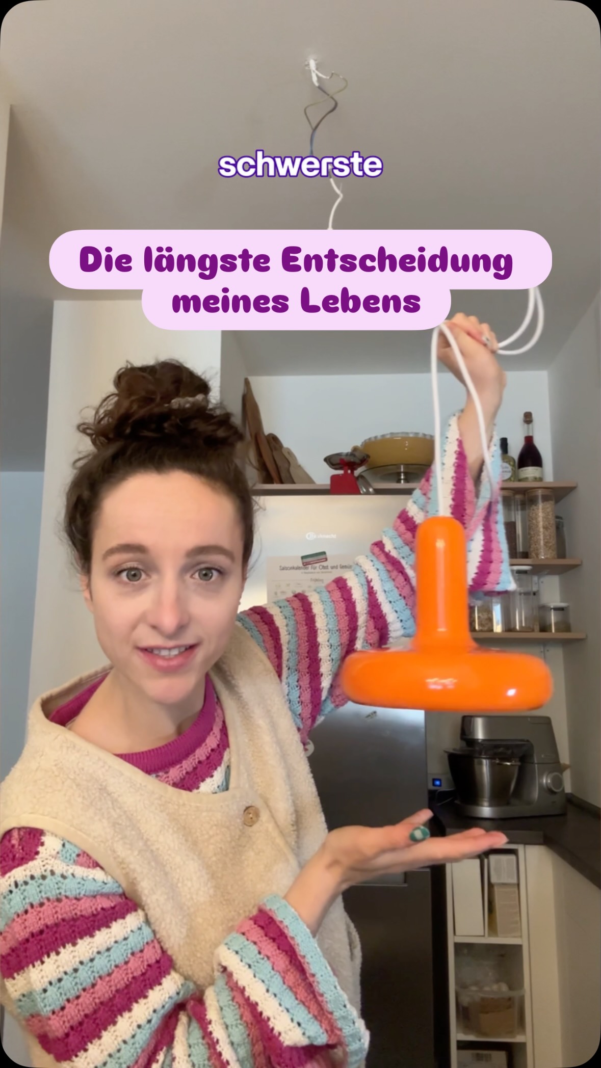 Baulampen-Ära geht zum Ende 🤝
Der Postbote kam als ich grad mein Rezept filmen wollte, also hab ich ne Stunde gefilmt wie ich eine Lampe suboptimal aufhänge.. 👀
Falls ihr den zweiten Teil meiner Handwerkskünste sehen wollt, stimmt bitte ab. 😂