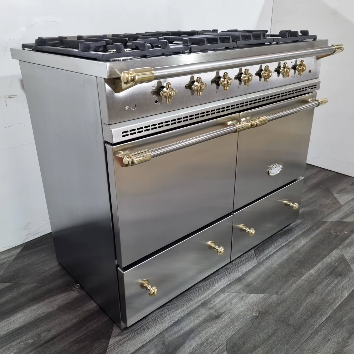 Lacanche Cluny 100cm - Steel & Brass
#Lacanche #Cluny #Range #Cooker #Oven #kitchen #kitchendesign #chef #cook #cooking #brass