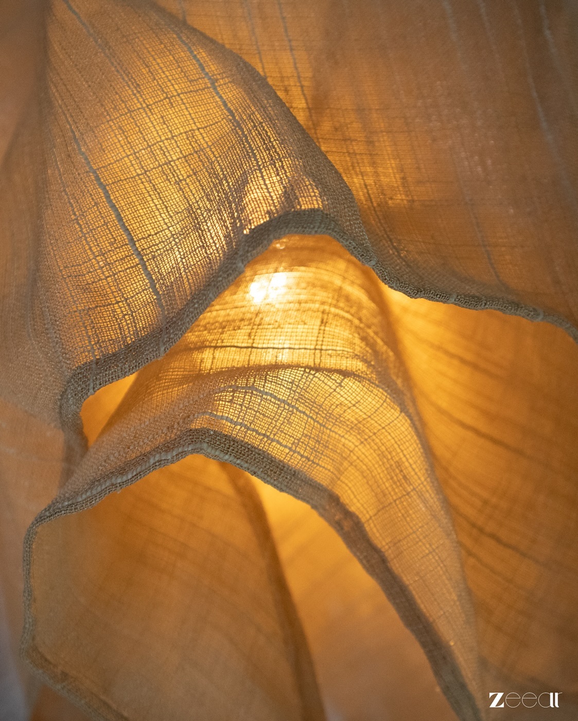 Love the way light spills through the fabric, creating a beautiful, delicate glow. đŤ