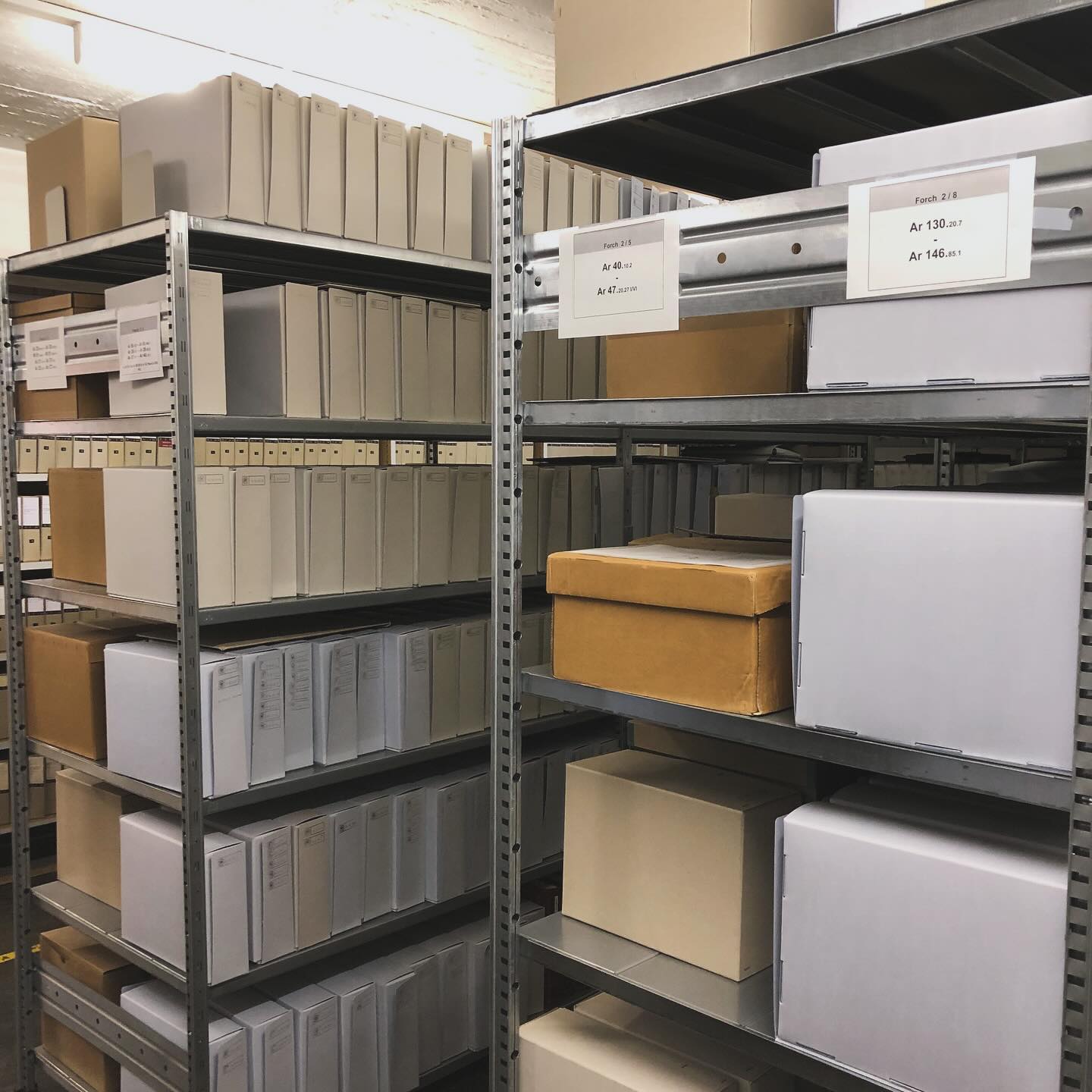 Das Schwulenarchiv Schweiz sammelt seit 1993 Dokumente unserer Geschichte. Wir sind als als Verein organisiert, alle Engagierten sind ehrenamtlich tätig. Unser Archiv lebt von seinen Mitgliedern. Wir freuen uns über jede Unterstützung!