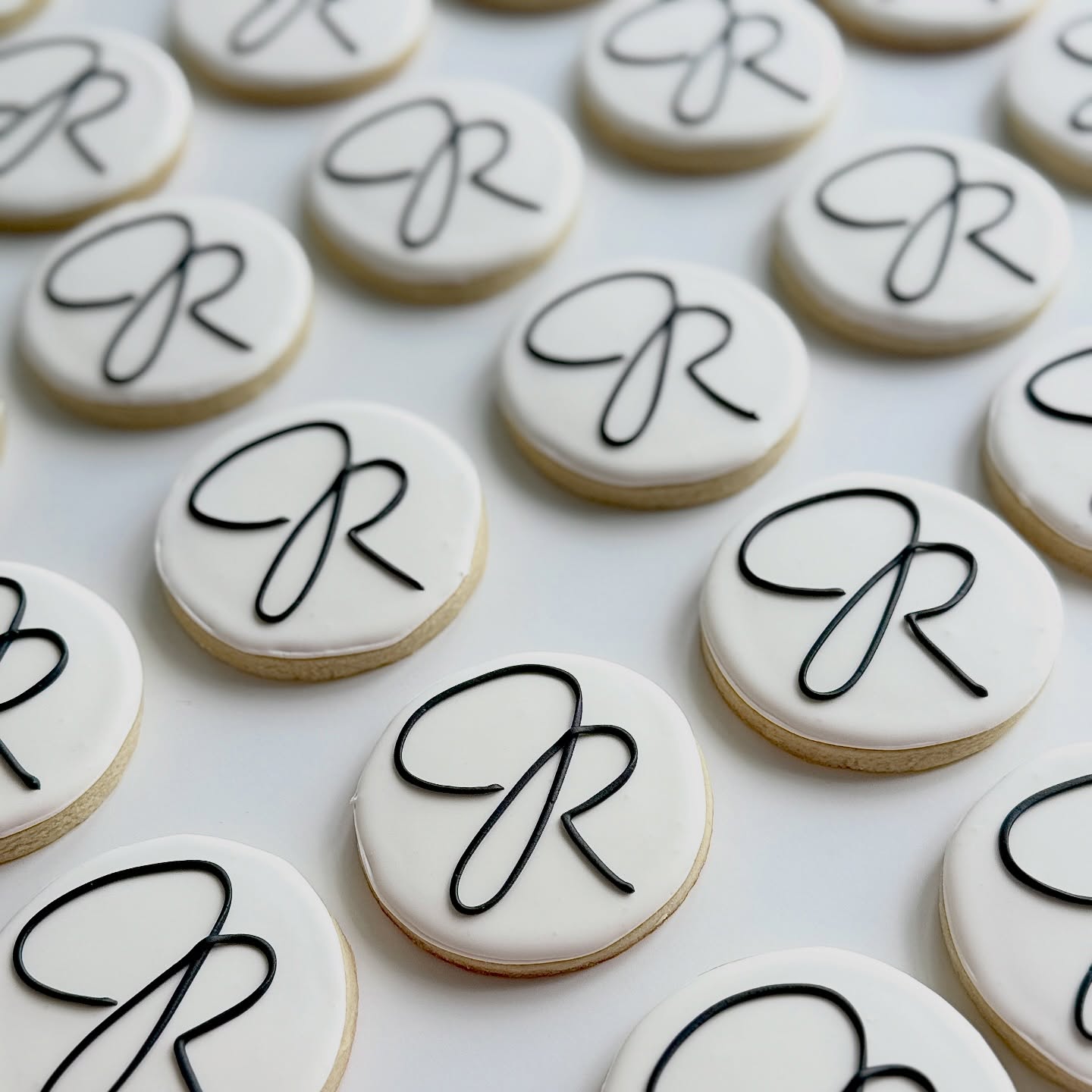 We love bringing brands to life in the sweetest way 🤍
These custom logo cookies were made for John Robert’s Salon — clean, modern, and perfectly on brand.
Custom logo cookies are a great touch for:
• Grand openings
• Client appreciation
• Staff events
• Brand launches
If you’re a business looking to elevate your next event, we’ve got you covered 🍪✨
📲 Text (440) 815-1822
📧 Email hellosugarberrybakes@gmail.com
.
.
.
#decoratedcookies #hellosugarberrybakes #sugarcookies #johnrobertsspa #logocookies
