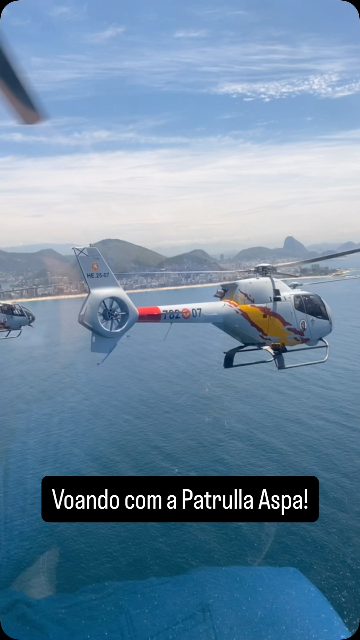 Voando com a @patrullaaspa durante a demonstração no Rio de Janeiro!
Agradecimento ao amigo @rafa.g.gil que compartilhou essas imagens!
#aviation #aviationlovers #riodejaneiro