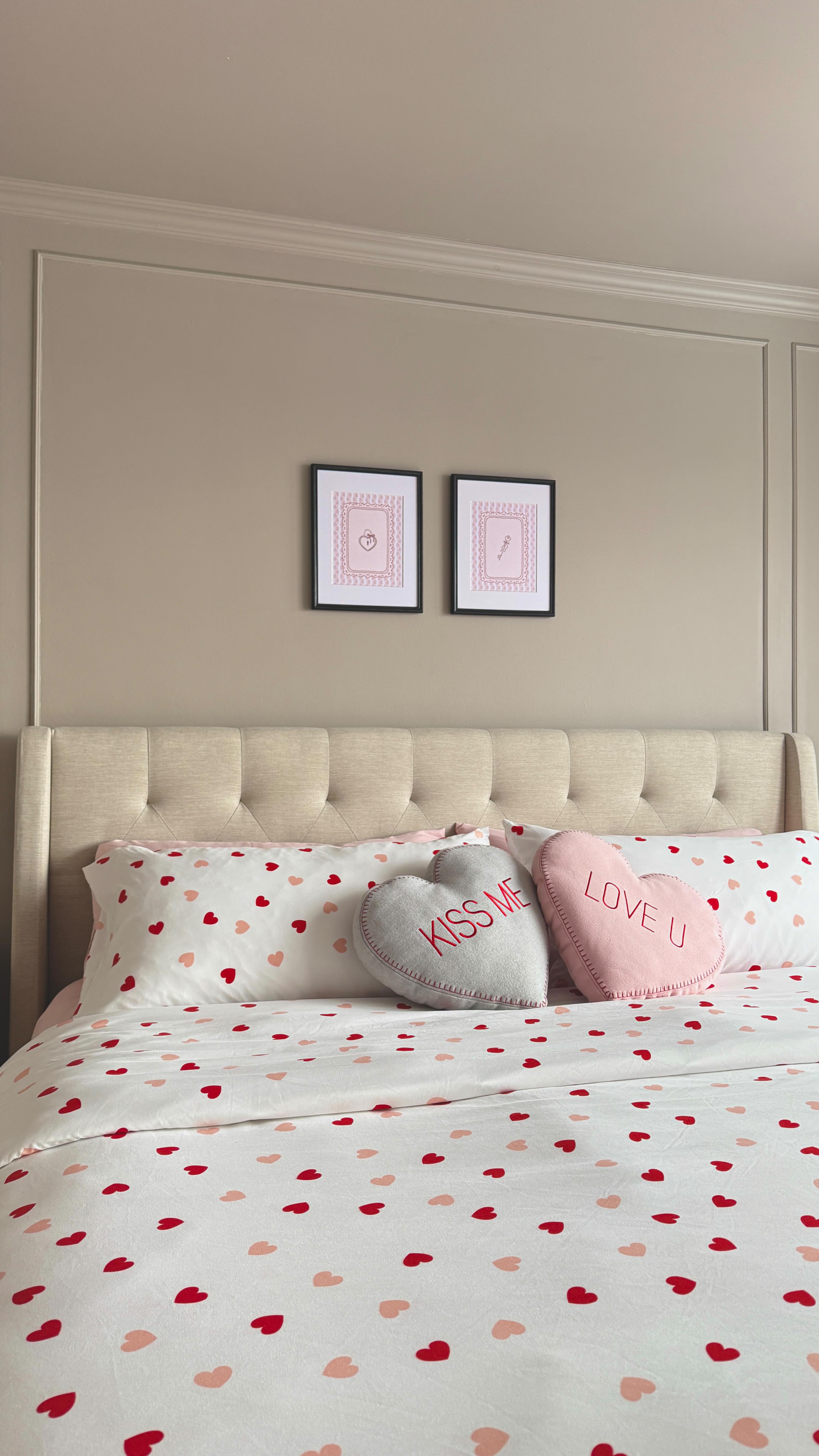 bedding refresh for valentines 💘
#bedrefresh #bedding #bedroom #bedroomaesthetic #valentinesdecor
bed sheets, valentines bedding, bedroom refresh, bedding inspiration, heart pillow