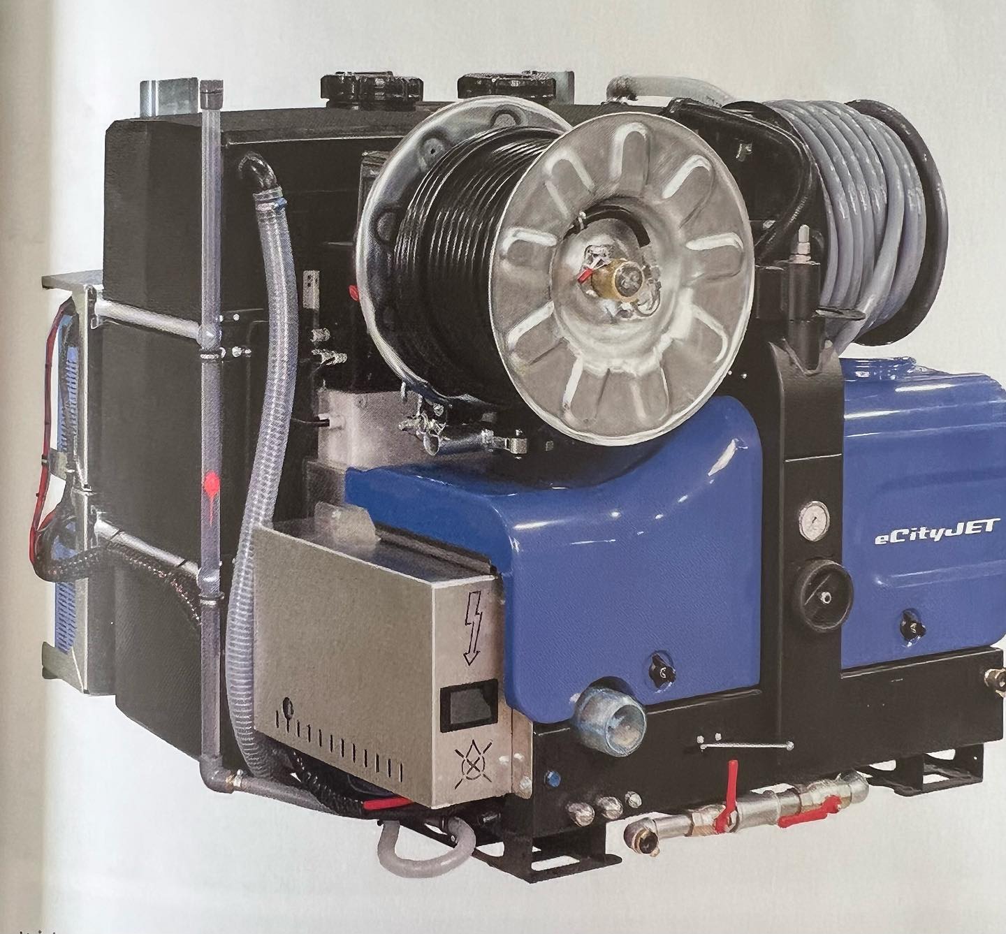Kwik Jet believes electric vehicles with the Rioned eCity Jet installed are the way forward for the drainage sector. Already operating these jetters, we can honestly say the machine has proved it’s worth in the field and is very similar to using a diesel jetter.#blockeddrains#sinks#wcs#jetters#rioned#ecityjet#