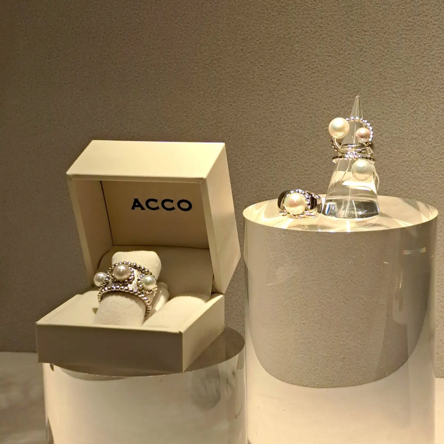 Special pearls carefully cultivated in the beautiful sea fit on your finger as a unique ACCO ring.
#acco #pearljewelry
#pearlexport #perla
#horayainternational
#hotelnewotanihakata