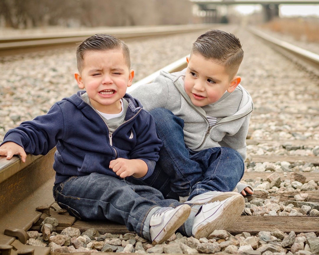 “Sometimes being a brother is even better than being a superhero.”⠀
www.obermeyerphotography.com⠀
•⠀
•⠀
•⠀
•⠀
•⠀
•⠀
#brotherlylove #childportraits #candid #candidchildhood #portrait #photography #Nikon #emotive #obermeyerphotography #agameoftones #quietthechaos #pictureperfect #hypebeast #artofvisuals
