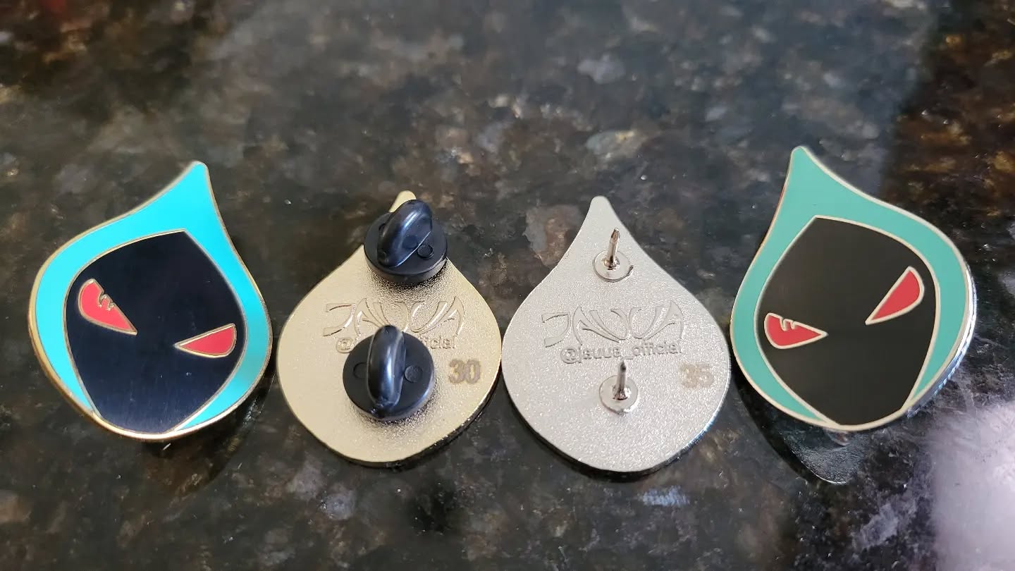 I got enamel pins in silver and gold! They came out super fresh! I did a run a 50 pins for each. #Enamel #pins #enamelpins #hardenamel #jauua #jawa #dubstep #rap #music #wook #wookbass #festival #musicfestival #wakaan #lostlands #dancefestopia #edc #edclasvegas #lifeisbeautiful #ultramusicfestival