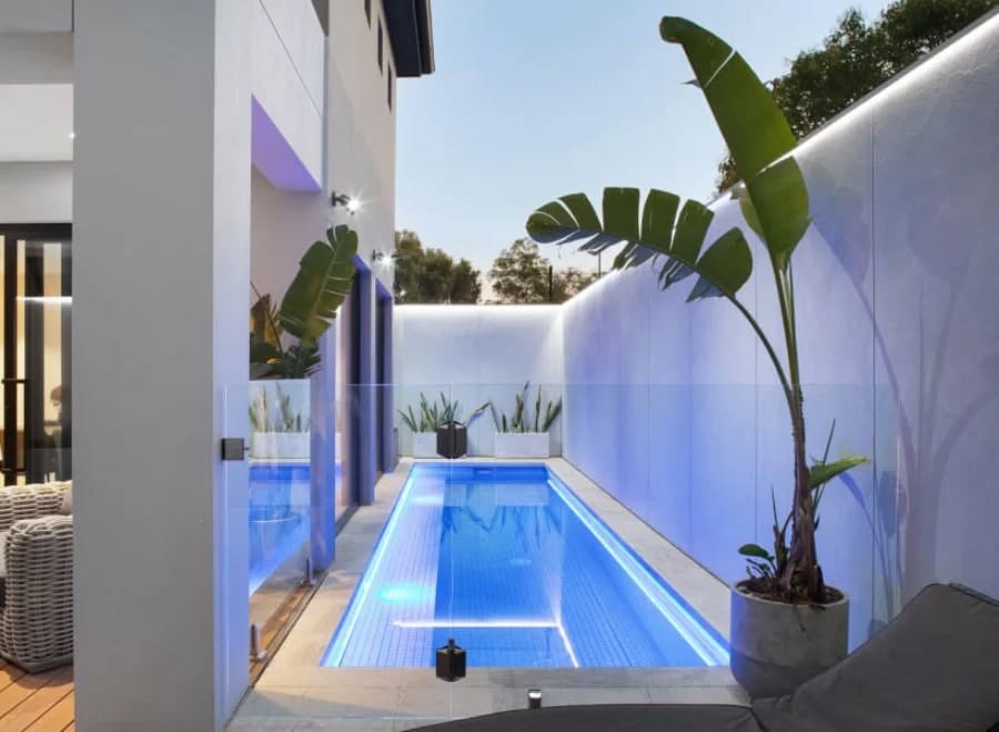 Lighting on point πΈ
Limited access specialist did it again π₯³πββοΈπ·ββοΈ
#limitedaccess
#swimmingpool
#swimming
#baysidepools
#bayside
#plungepool
#lighting
#landscapedesign
#landscape