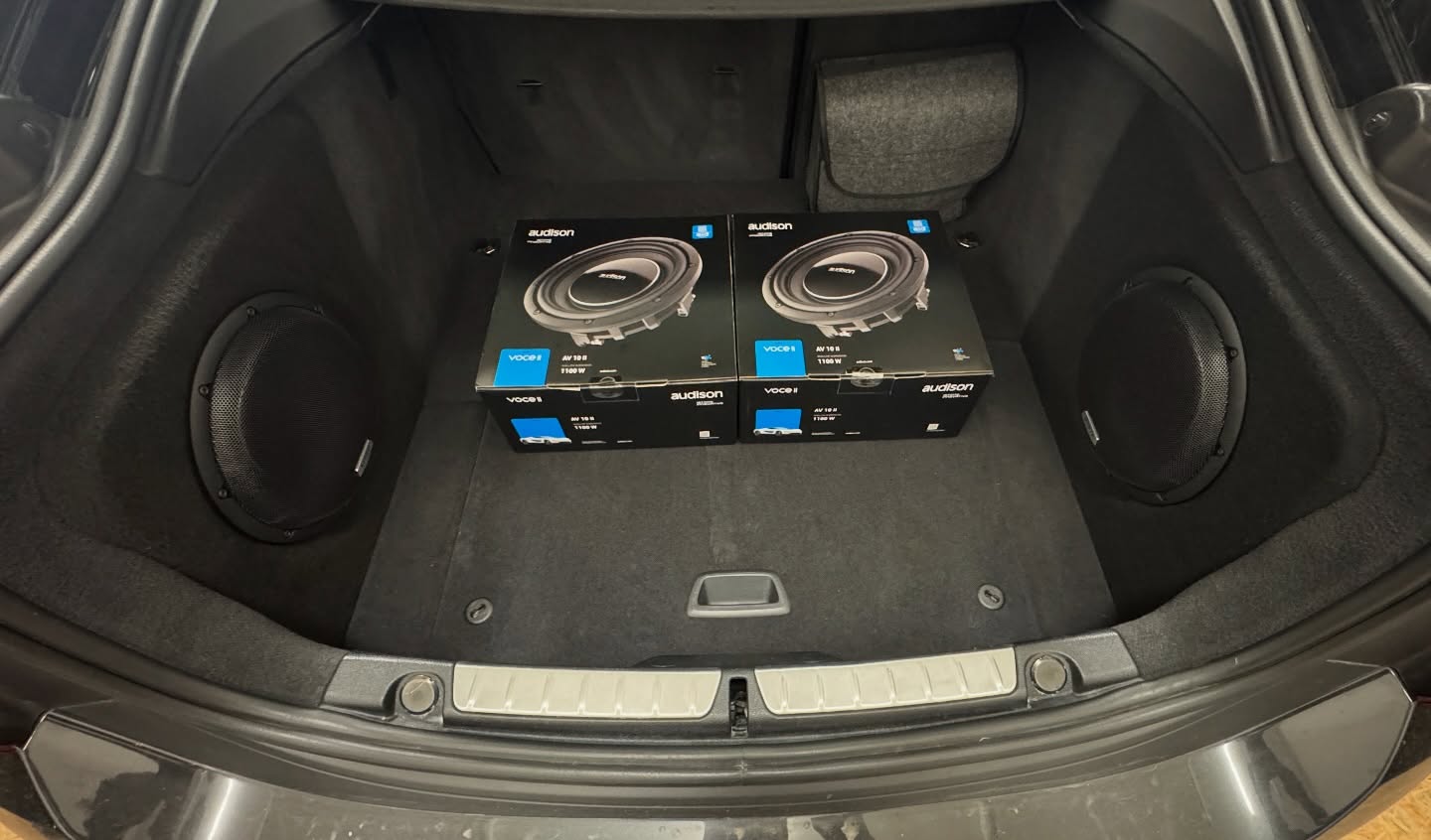 The first Audison Voce 2 10” subs installed in the uk!? I was keen to see how different they might be to the Hertz, so popped them in the same day they arrived.
The Hertz have been mighty for the past few months. Let’s see what these have to offer.
#audison #subwoofer
@fourcaraudio @audisonuk