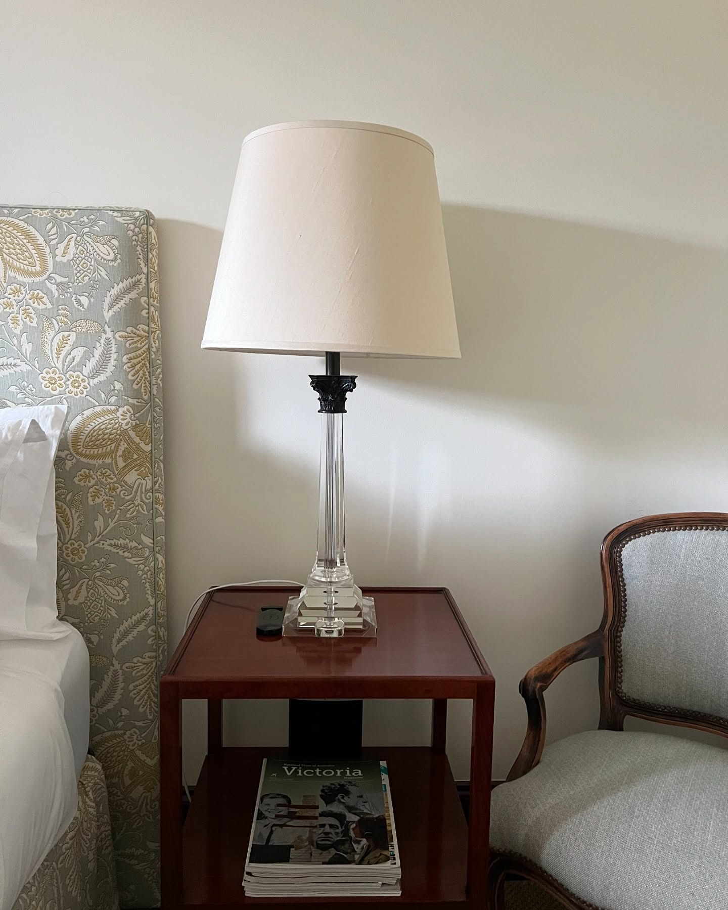 The Old Rectory interiors reflect advice of leading interior designer @adelaidebragg who has also assisted @theroyalsydneygolfclub and @barwonheadsgolfclub
We undertook a significant renovation of the house and garden in 2016 and Adelaide advised us with paint colours, furnishings and bathroom fittings that were appropriate to the heritage of the house whilst also providing a comfortable and contemporary ambience: not easy to achieve!
This image is of the David Unaipon bedroom. Table lamp from @vaughandesigns whilst much of the fabric used on upholstered furniture came from @boyac
All our bedlinen is from @abode_living
Our three bedrooms have @bose speakers and ensuite bathrooms (showers not baths) fitted with @perrinandrowe tapware from @theenglishtapwarecompany
Booking enquires via our website or @airbnb
The Old Rectory is listed by @nationaltrustvic
@visitmacedonranges
@daylesfordmacedonranges
@piperstkyneton
#visitkyneton
#oldrectory
#kynetonaccommodation
#kynetonweddingaccommodation
#macedonrangesweddingaccommodation
#heritageaccommodation
#australiancolonialarchitecture
#melbourneweekendgetaway
#kynetonluxury
#ifitfliesfloatsorflowersrentit