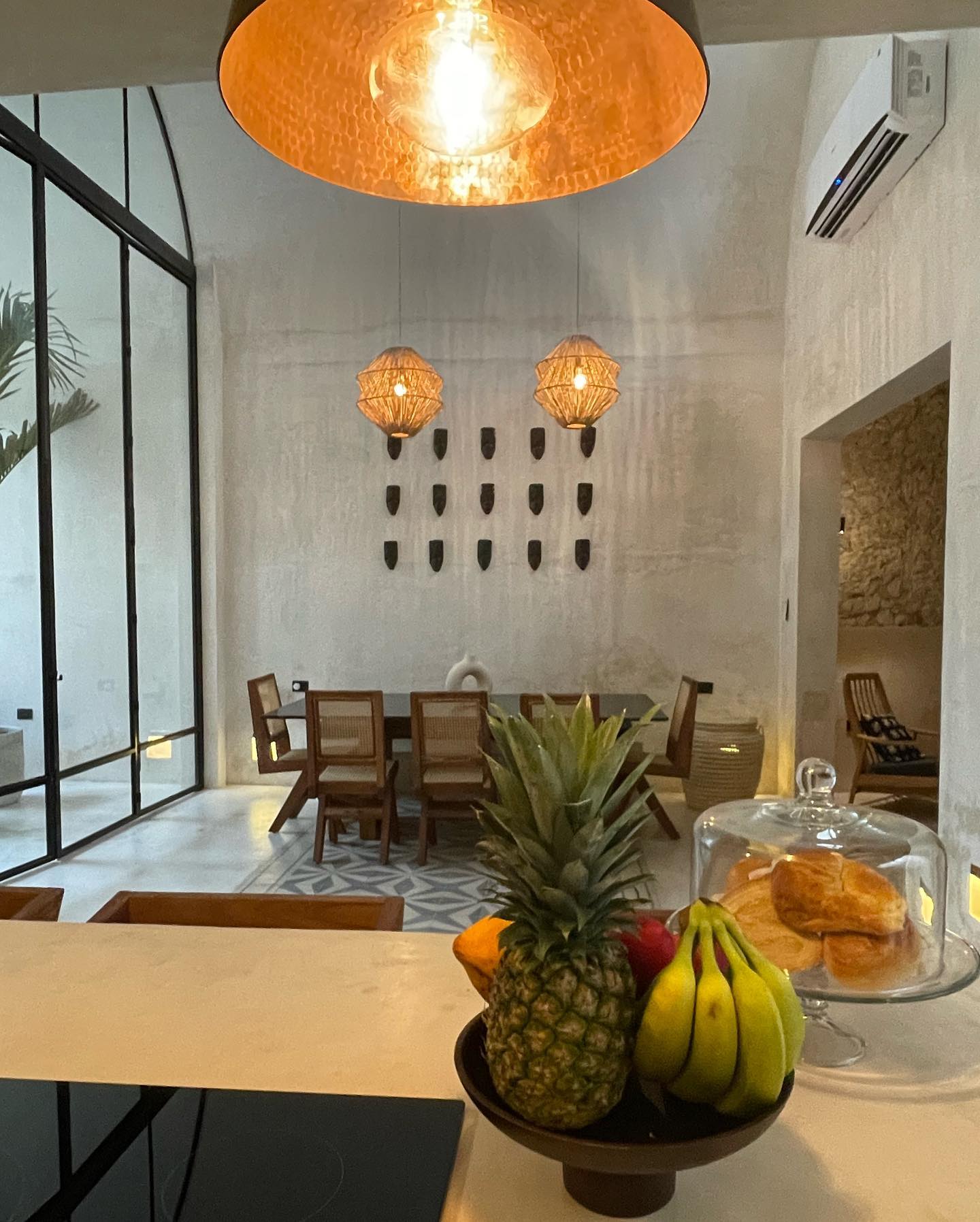 Vista de la cocina al comedor