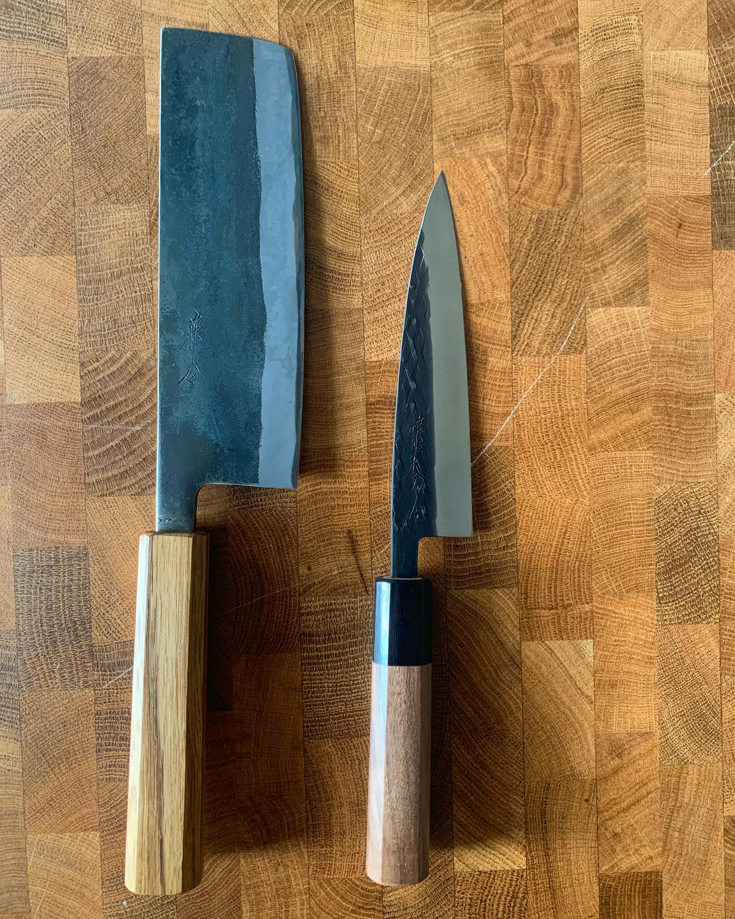 So stoked to work with these two new additions. Thanks @knifewear for helping me find the perfect knife for each style 🙏
#welcometothefamily #kitchen #knives #nakiri #petty #vancity