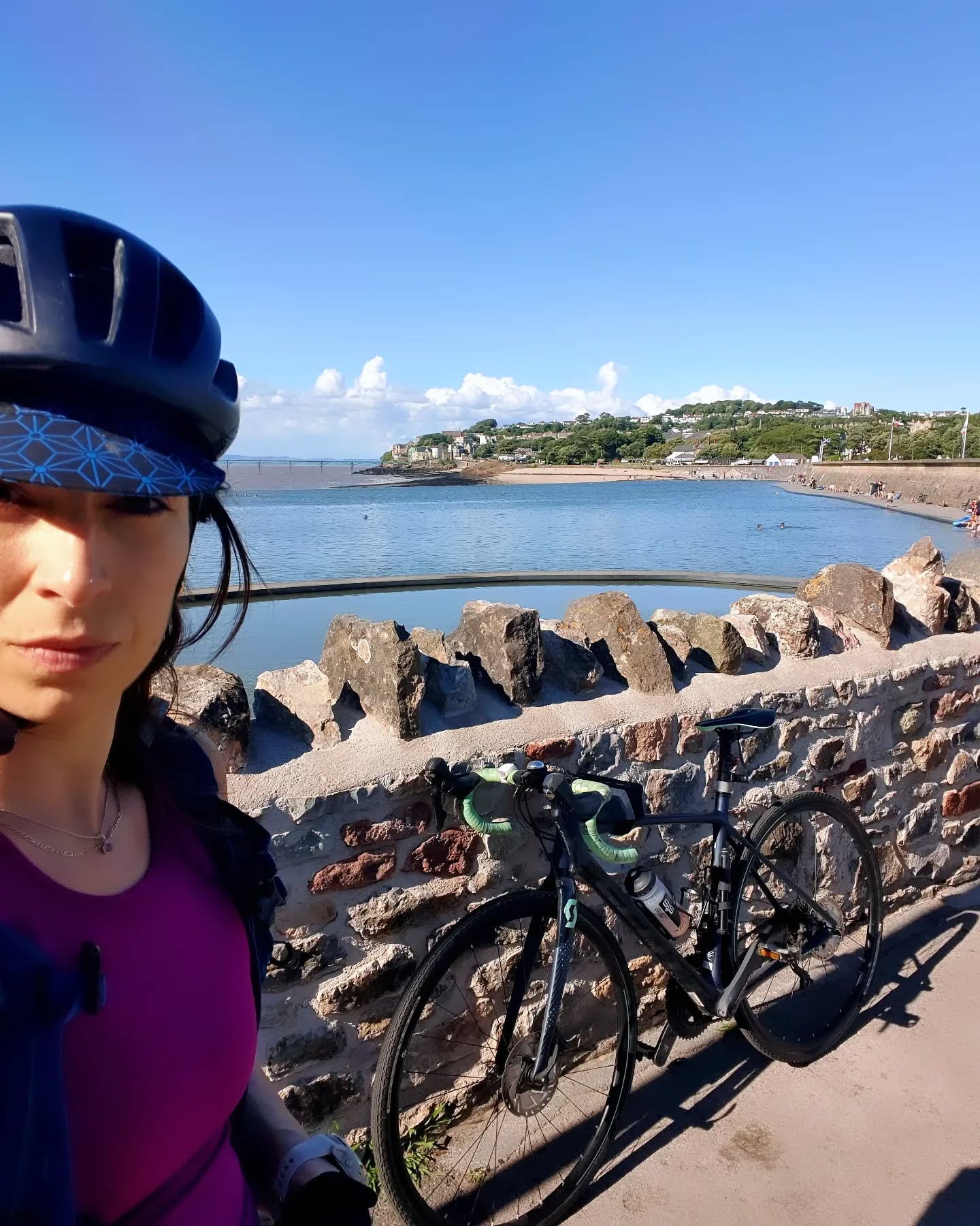 Well that was a delightful hour on a sunny summer Sunday evening! Nothing strenuous, only a very leisurely ride from Bristol to Clevedon marine lake via the quiet cycle network path & lanes.
It's been a while since I last gave these wheels a spin....felt very good. π΄ββοΈβοΈ
#fitwellmove #activerest #bikeride #clevedonmarinelake #getfittohavefun