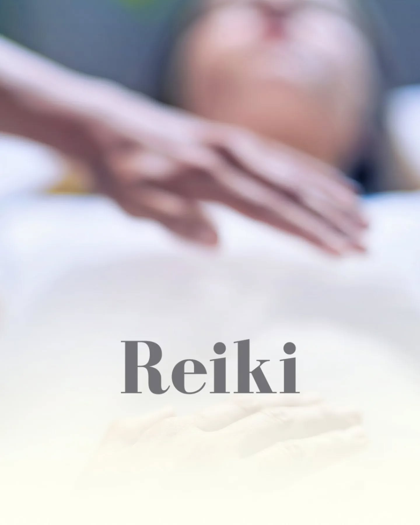 ¿Sabes que...?
👐 El Reiki es una técnica de canalización y transmisión de energía vital a través de la imposición de manos. Esta práctica milenaria se utiliza para lograr paz y equilibrio en todos los niveles: físico, mental, emocional y espiritual.
✨ Beneficios del Reiki:
- Equilibrio energético: Armoniza y equilibra los chakras del cuerpo.
- Reducción del estrés: Promueve una profunda relajación y reduce el estrés.
- Bienestar integral: Favorece la sanación de bloqueos emocionales y físicos, ayudando a alcanzar un estado de paz interior.
Permítete experimentar el poder del Reiki y restaurar tu equilibrio vital. 🌿🤲
#reiki #bienestar #BienestarHolístico #meditacionguiada #Meditación #yogakundalini #registrosAkáshicos #cristales #ConstelacionesFamiliares #souljourney #soundhealing #Miami