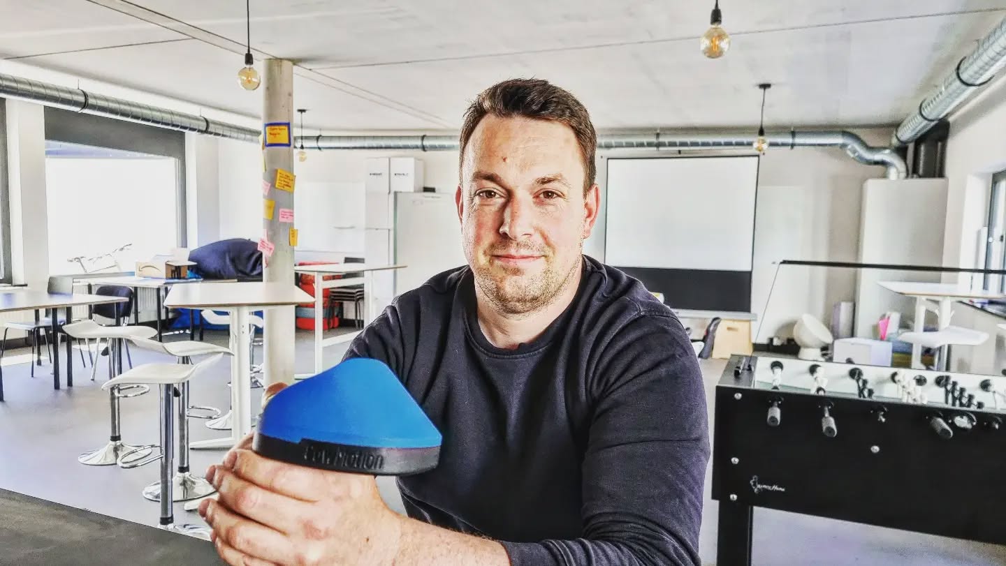 Cow or King? Jan - Landwirt, Tierarzt und CoWorker - hat mit CowMotion die tierfreundliche und ökonomische Orthese für Rinder entwickelt! #cowmotion #coworkersbelike #coworking #pfaffenhofen #schaffenhofen