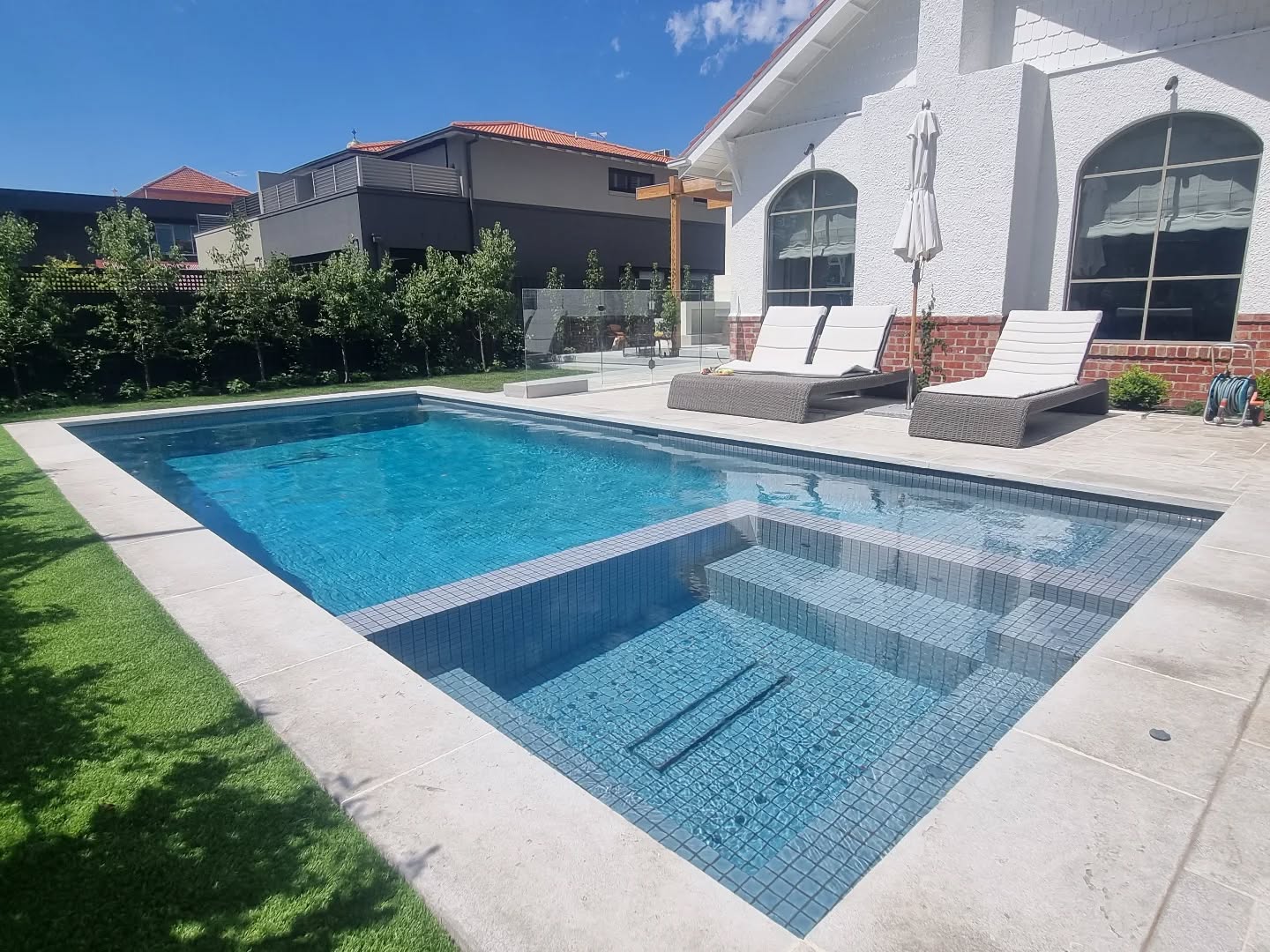 The Christmas rush is well and truly on now!
Good luck to all of the trades out there finding extra hours in the day!
πββοΈπ»π«
#bayside
#baysidepools
#landscapedesign
#landscape
#christmas
#christmasrush