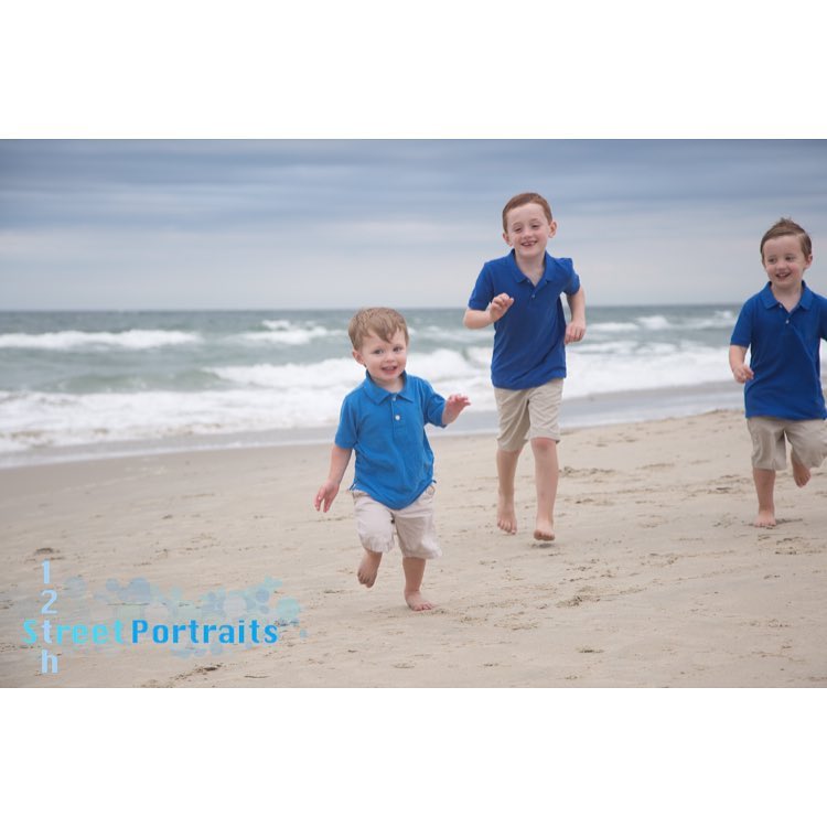 Run! Monday is coming! LONG LIVE THE WEEKEND! #12thstreetportraits #obx #outerbanks