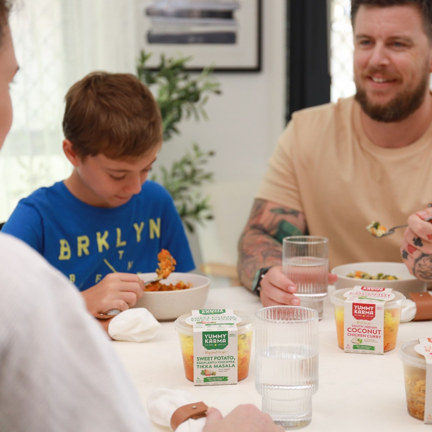 Sometimes, a busy life can get in the way of quality time.
Save those little moments to spend time with family! We'll sort out dinner 🍽️