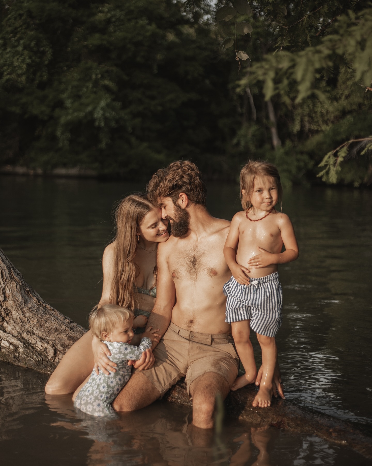 It’s cold here in Texas but I’m reminiscing my summer family sessions by the greenbelt in Austin.
#austintexasfamilyphotography #austinphotographer #explore #unraveledacademy #texasphotographer #houstonfamilyphotographer #atxphotography