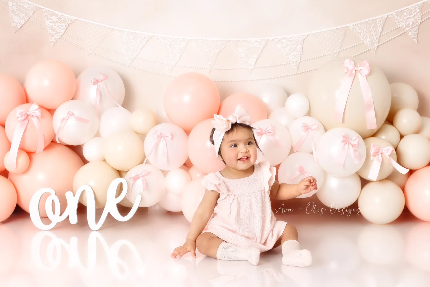prettiest girl wrapped in bows 🎀
#cakesmashphotography #coquette #coquettebirthday #girlcakesmash #firstbirthdayphotoshoot