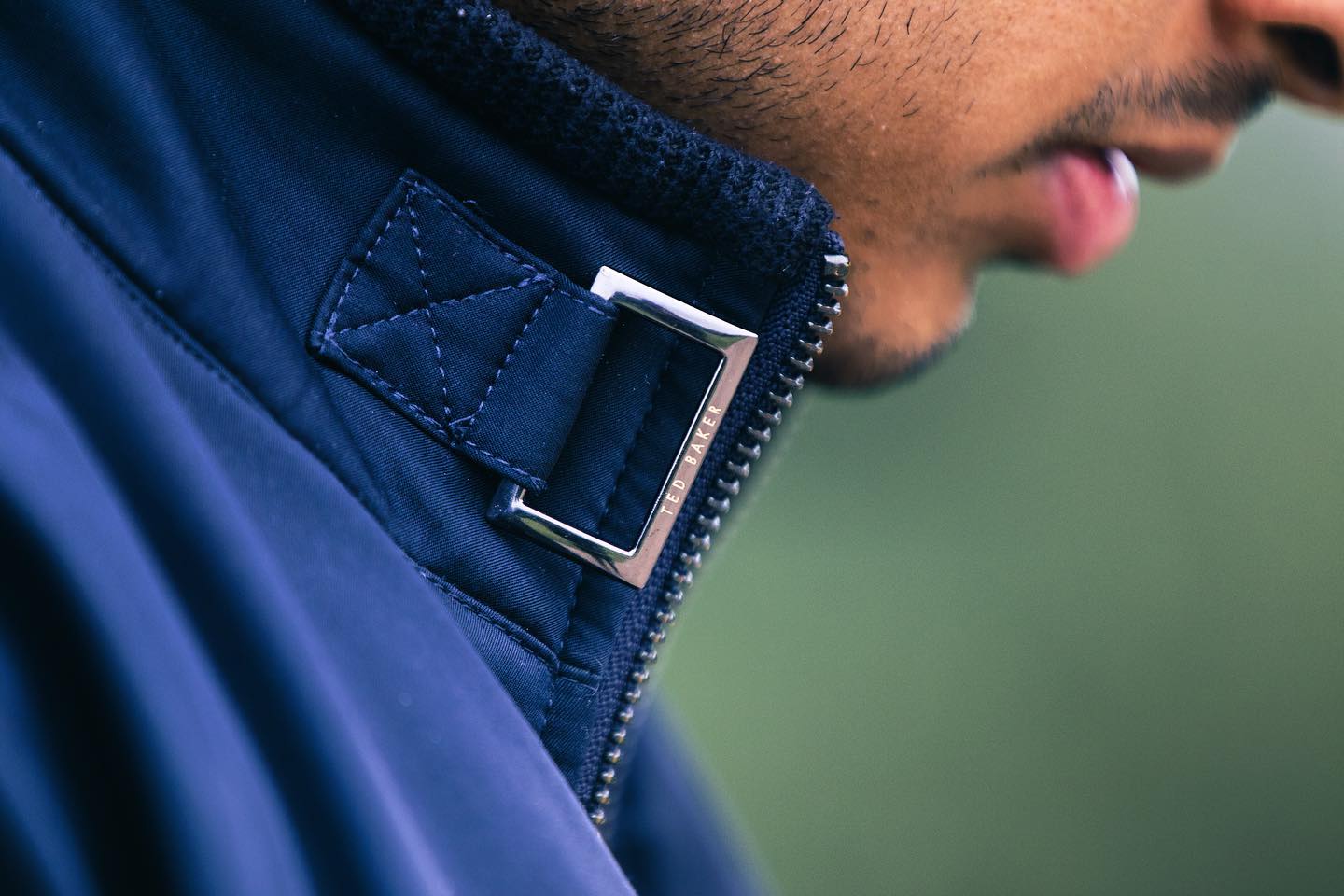 Details @tedbaker
๐ธ @kritikpatel99
*
*
*
#mensfashion #tedbaker #jacket #collar #buckle #londonfashion #instafashion #london #navy #ldn #britishfashion #details