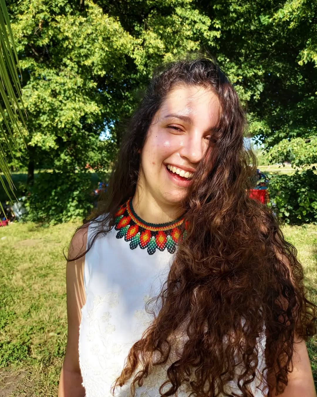 💚Amazonas necklace 🌿🍃🌱🐍
Its shades of green💚 inspired by the depths of the jungle🌿 and the achiote fruit❤🦜♥️!
💚Made with love by #colombians indigenous
💚100% handmade
.
.
.
#bloomwithcolors #aachiotee #indigenous #summeroutfit