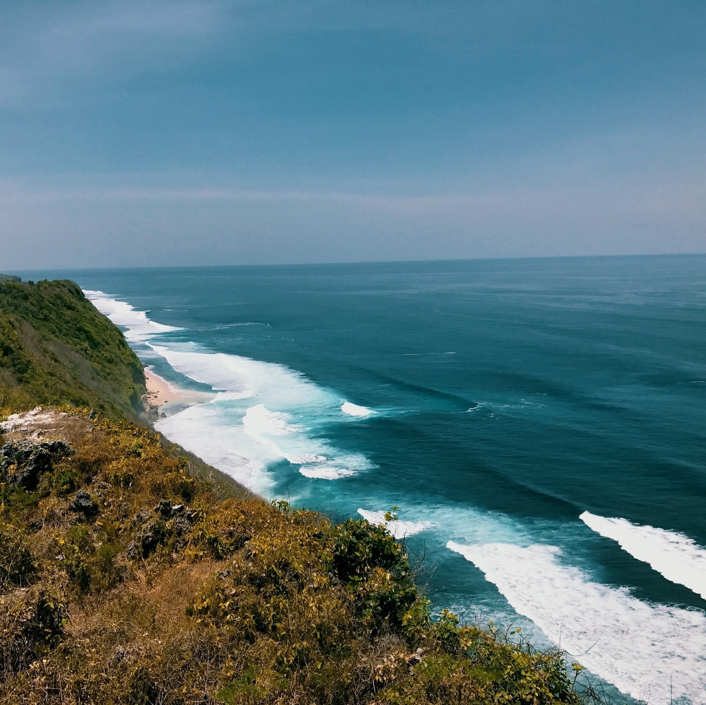 #uluwatu #travelplanner #traveldesigner #traveladdict #travelinfluencer #traveldesigner #wanderlust #youtravel #worldplaces