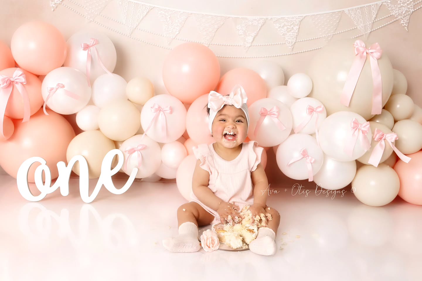 doesn't get any girlier than this 🎀
#cakesmashphotography #coquette #coquettebirthday #girlcakesmash #firstbirthdayphotoshoot