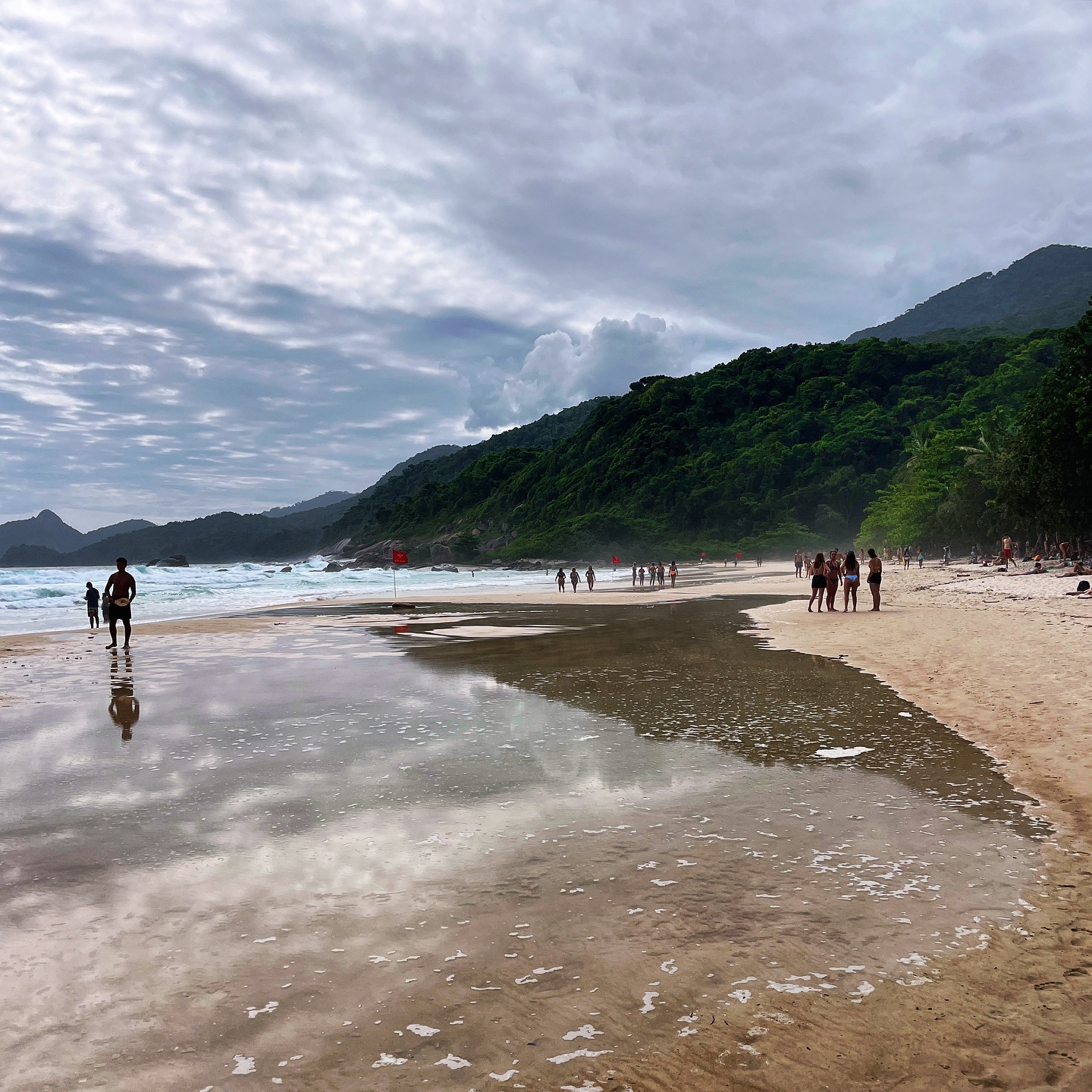 Looking for the best beaches in Ilha Grande, Brazil? Check out our new post to find out what praias can’t be missed 🏝️
#ilhagrande #brazil #angradosreis #island #bestbeaches #beaches #travelbrazil #visitsouthamerica #travel #travelitinerary #wanderlust #travelblogger #traveler #southamerica #picoftheday #travelphotography #travelpics #tourist #travelgram #photo #photography #photooftheday